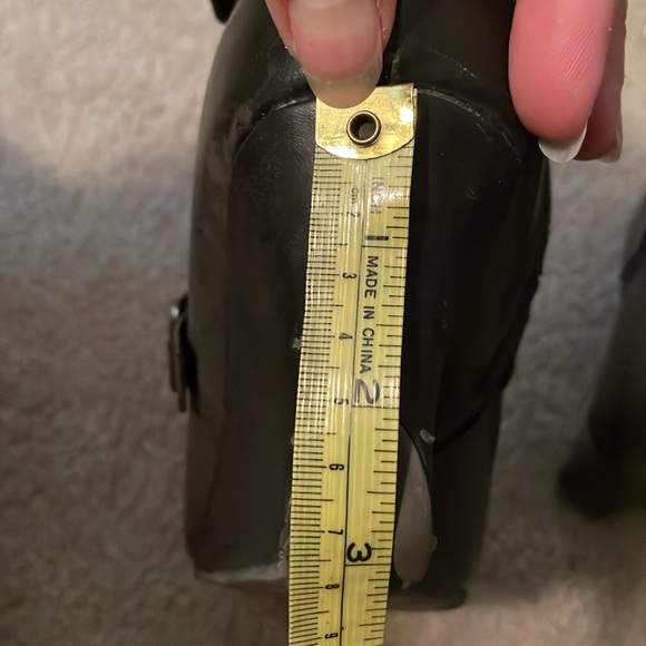 Cute Kenneth Cole Reaction Booties, size 9. - Picture 10 of 11